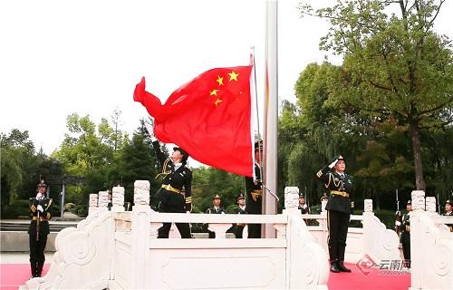 奔驰ICR改色膜杏仁奶咖，妥妥的甜妹专属色调！